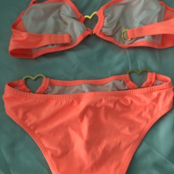 VICTORIAβS SECRET BIKINI ( π) Med top XS bottom - Picture 6 of 6